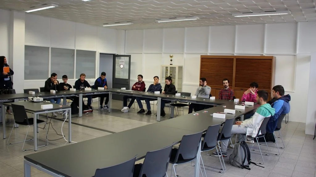 Aprendizagem+ de Técnico/a Especialista em Manutenção Industrial / Mecatrónica